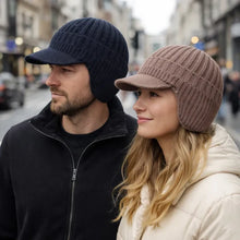 Lade das Bild in den Galerie-Viewer, Fjordwarm Wintermütze mit Ohrenschutz im skandinavischen Design | Unisex-Einheitsgröße