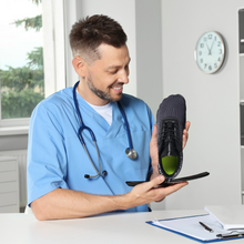 Lade das Bild in den Galerie-Viewer, FALKO – ergonomische, entlastende &amp; wasserabweisende Barfußschuhe für mehr Komfort bei Rücken- und Gelenkbeschwerden